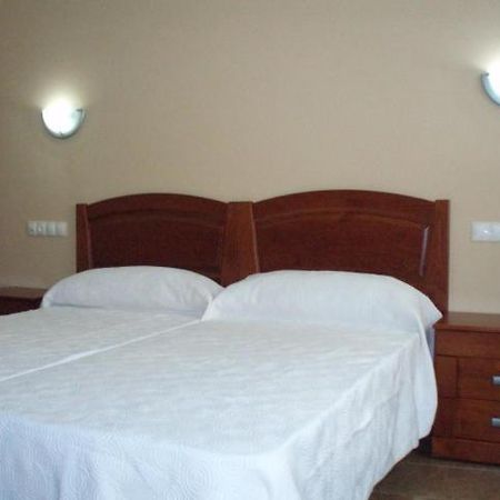 Hostal El Altozano Montánchez Buitenkant foto